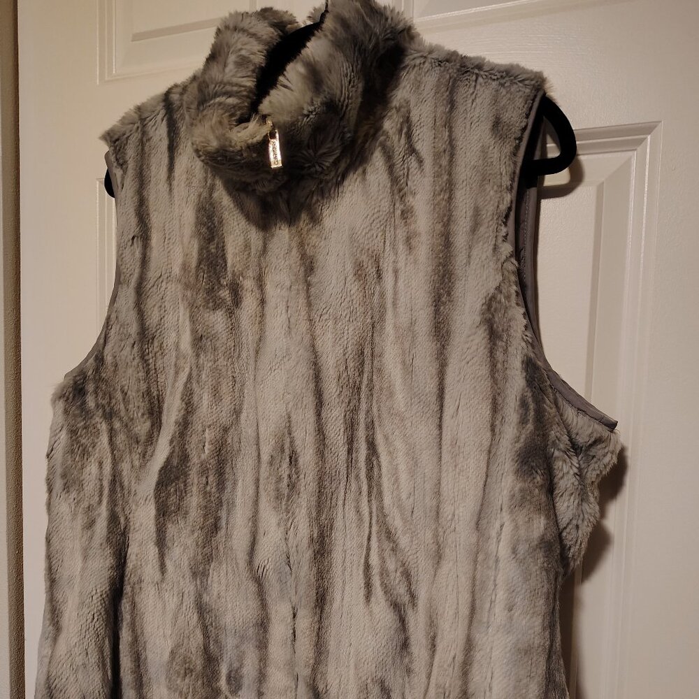 Calvin Klein Faux Fur Vest Sleeveless Zip Front Collared Marled Grey Copenhagen